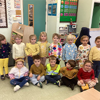 Plant yn codi ymwybyddiaeth ar gyfer Diwrnod Iechyd Meddwl y Byd